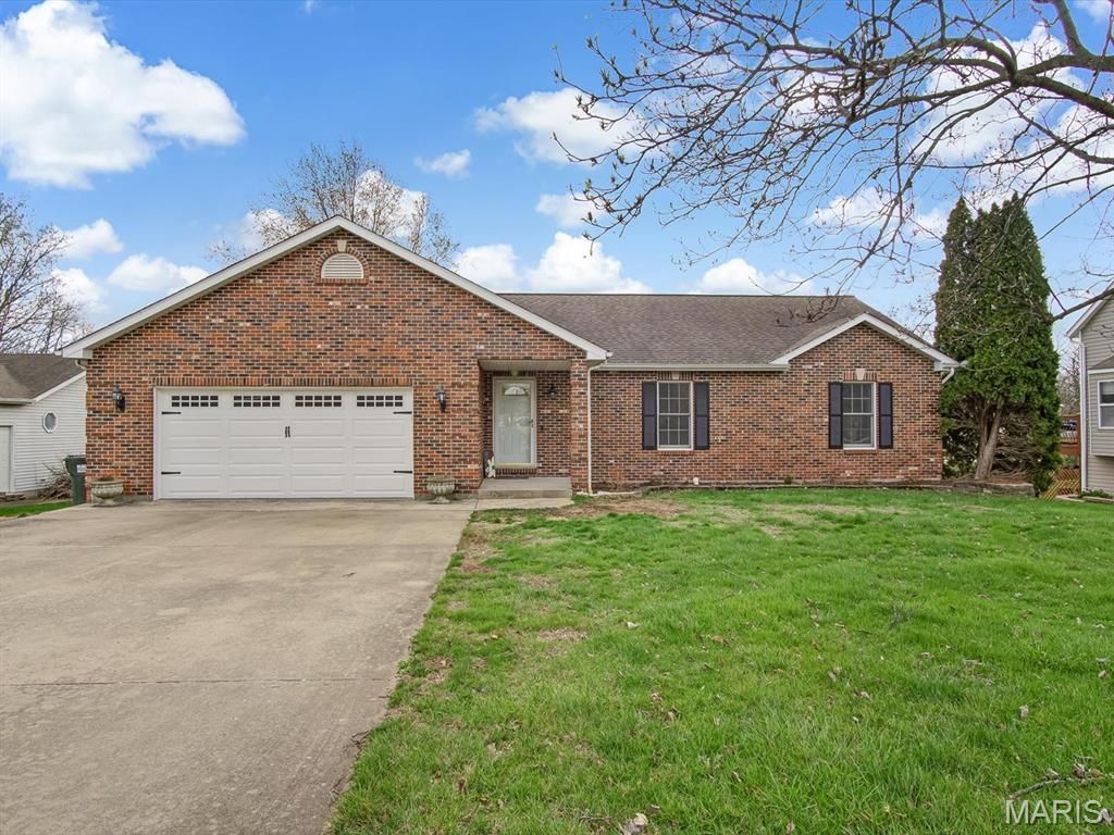 454 Mary Drive , Waterloo, IL 62298 Main Photo