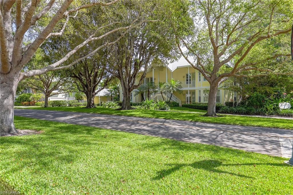 281 4th St S, Unit 101, Naples, FL 34102 Photo
