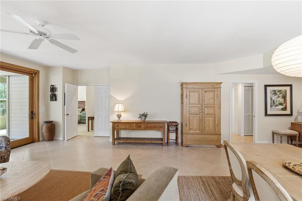 281 4th St S, Unit 101, Naples, FL 34102 Photo