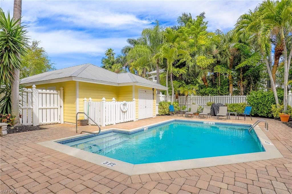 281 4th St S, Unit 101, Naples, FL 34102 Photo