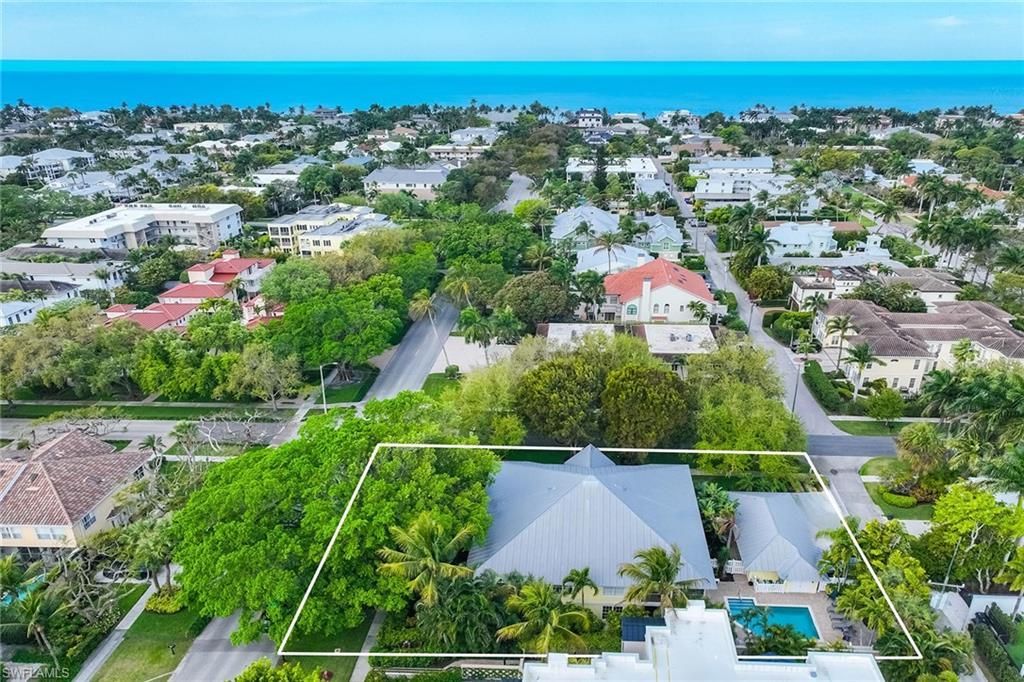 281 4th St S, Unit 101, Naples, FL 34102 Photo