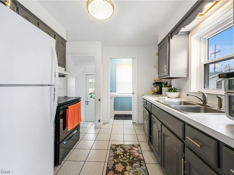 253 Pierce Avenue , Cuyahoga Falls, OH 44221 Photo 20