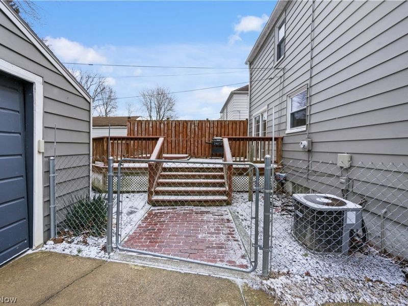 253 Pierce Avenue , Cuyahoga Falls, OH 44221 Photo 5