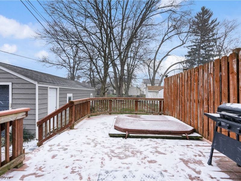 253 Pierce Avenue , Cuyahoga Falls, OH 44221 Photo 8