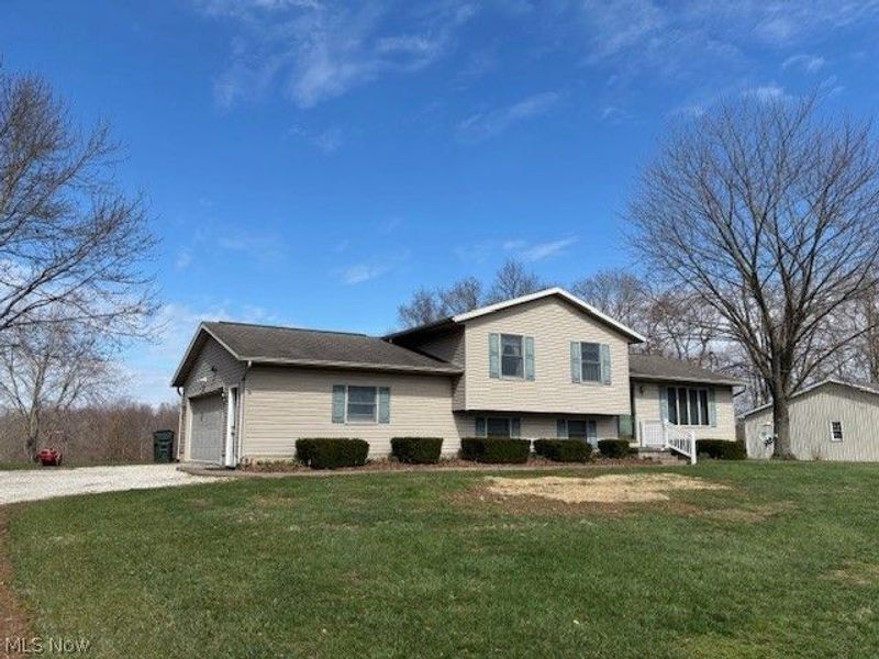 25486 Ridge Road, East Rochester, OH 44625 Photo 2