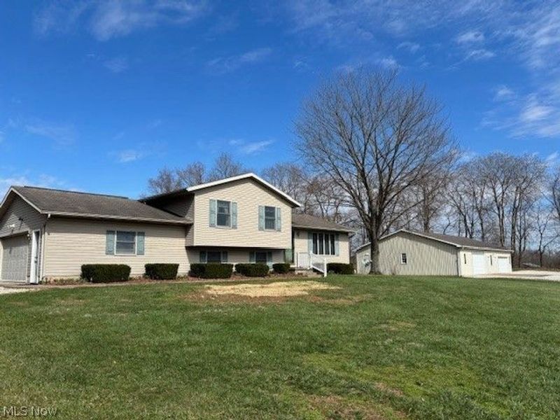 25486 Ridge Road, East Rochester, OH 44625 Photo 4