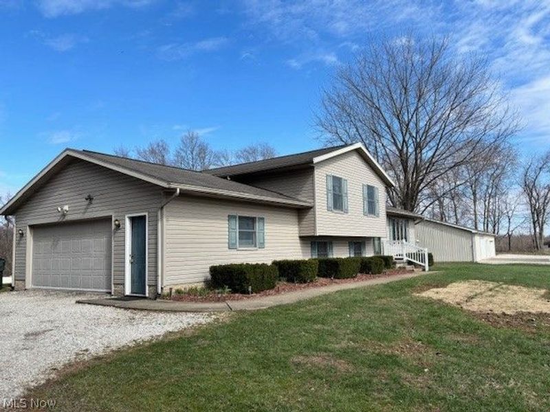 25486 Ridge Road, East Rochester, OH 44625 Photo 5