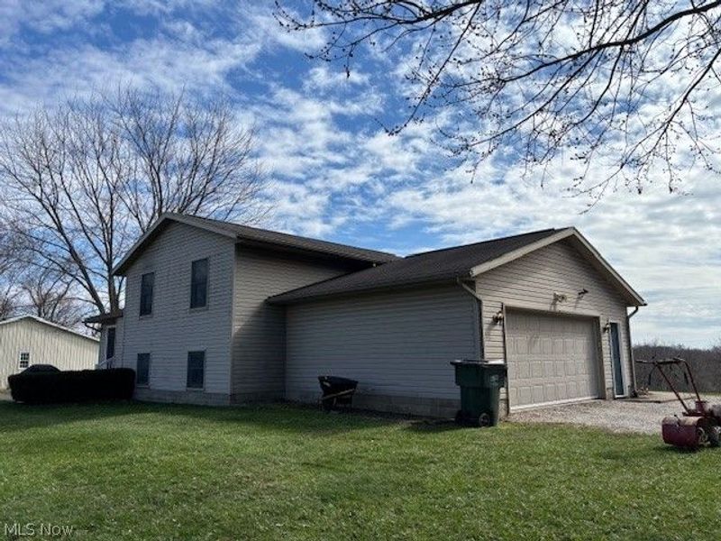 25486 Ridge Road, East Rochester, OH 44625 Photo 7