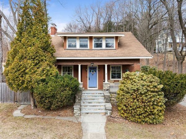 2 Whittier Rd, Haverhill, MA 01830