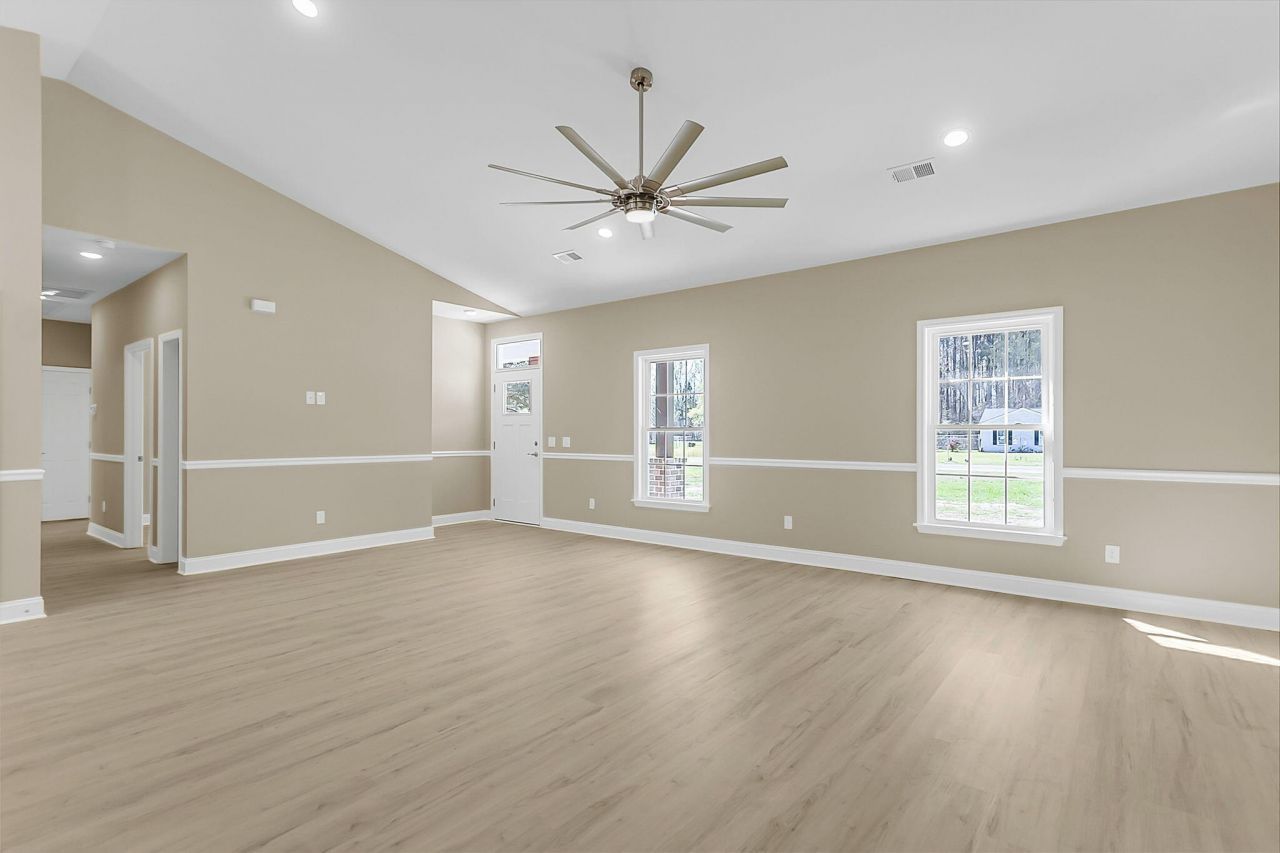 197 Dandelion Court Photo 10