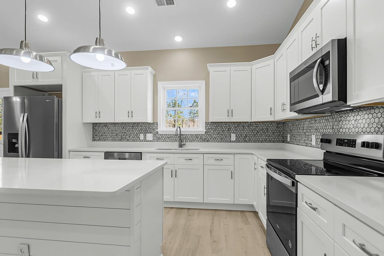 197 Dandelion Court Photo 14