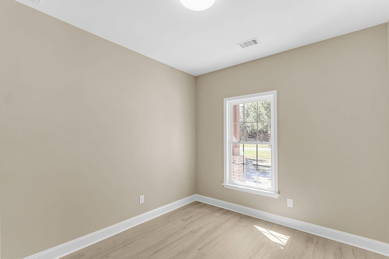 197 Dandelion Court Photo 22