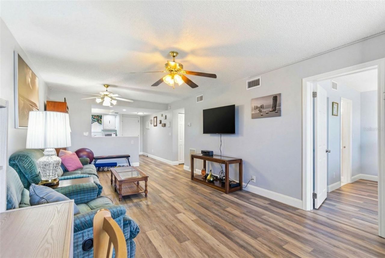 801 83rd Avenue N, Unit 510, Saint Petersburg, FL 33702 Photo