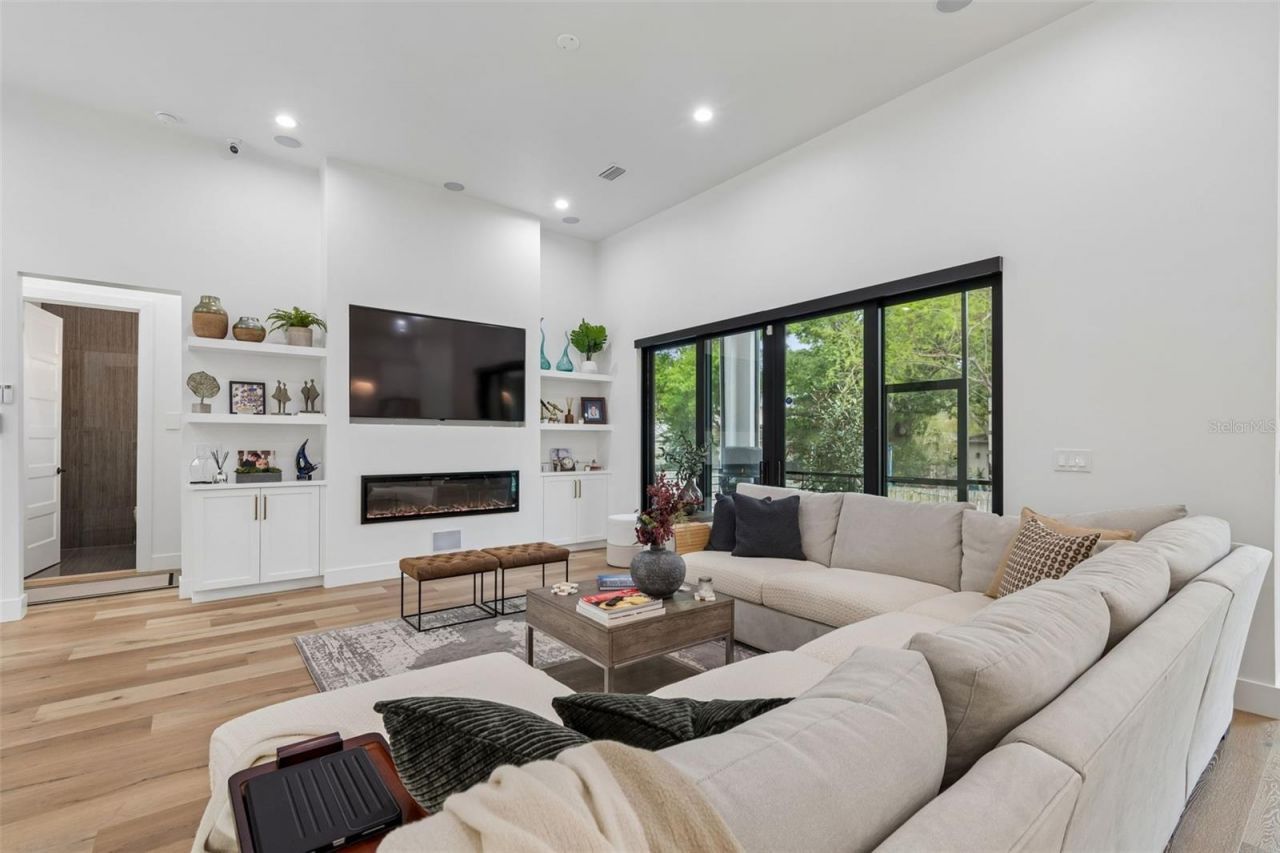 5410 Bayshore Blvd, Tampa, FL 33611 Photo