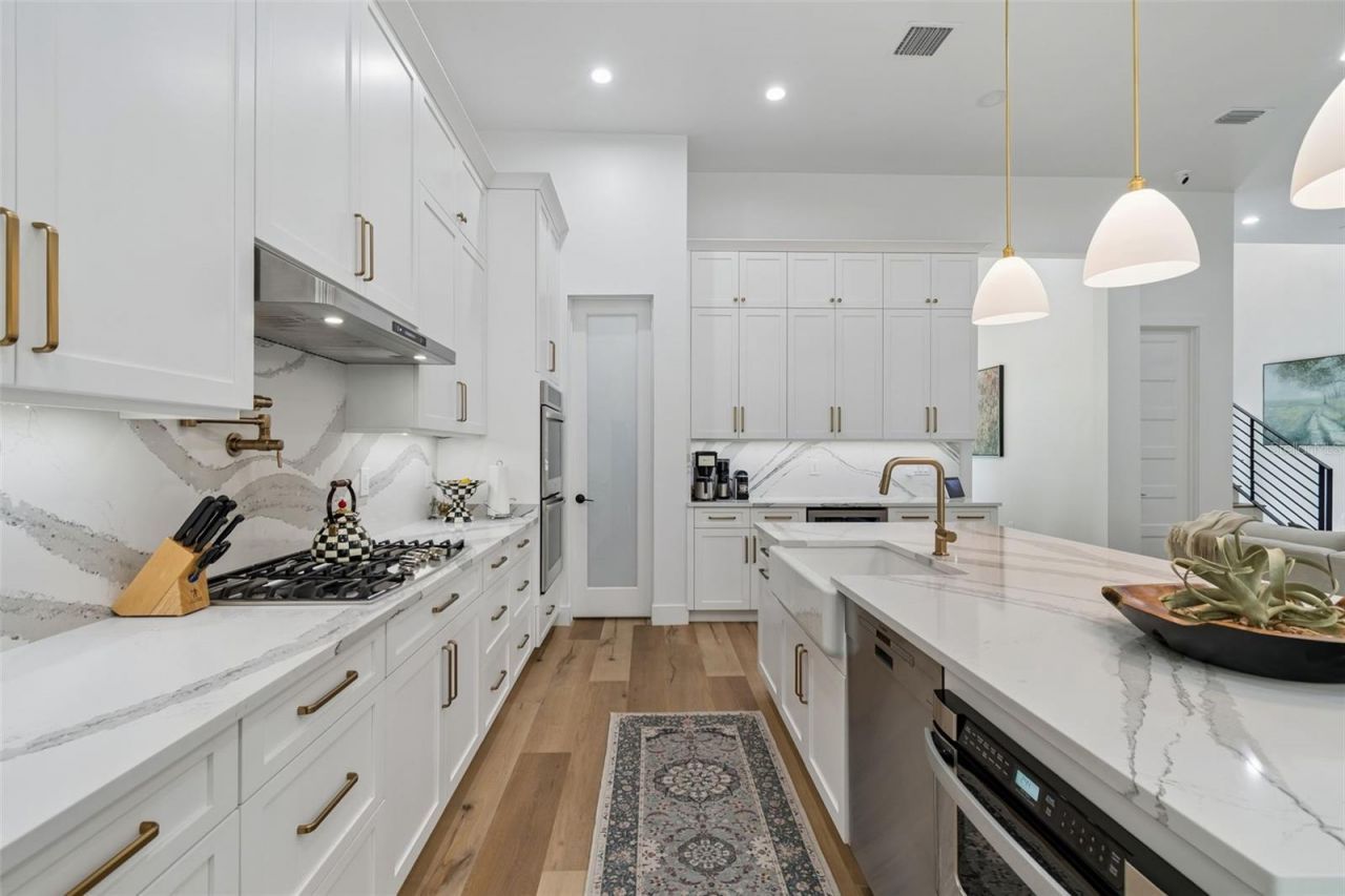 5410 Bayshore Blvd, Tampa, FL 33611 Photo