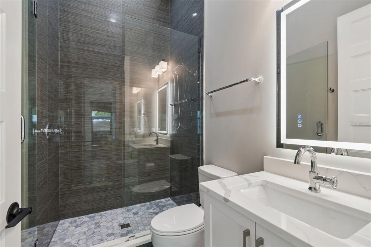 5410 Bayshore Blvd, Tampa, FL 33611 Photo