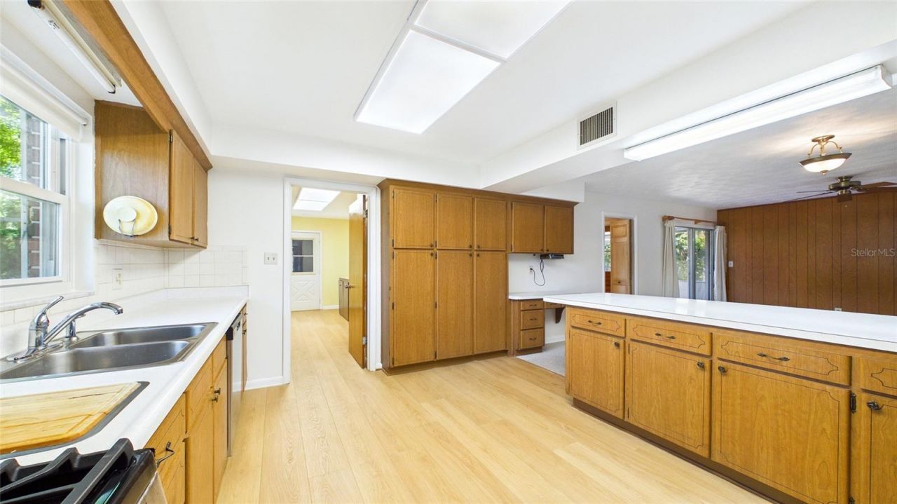 1601 Lark Lane, Brandon, FL 33510 Photo