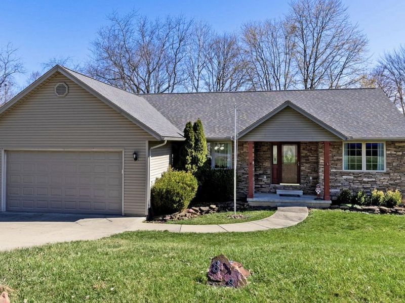 898 Country Club Drive, Howard, OH 43028 Photo 1