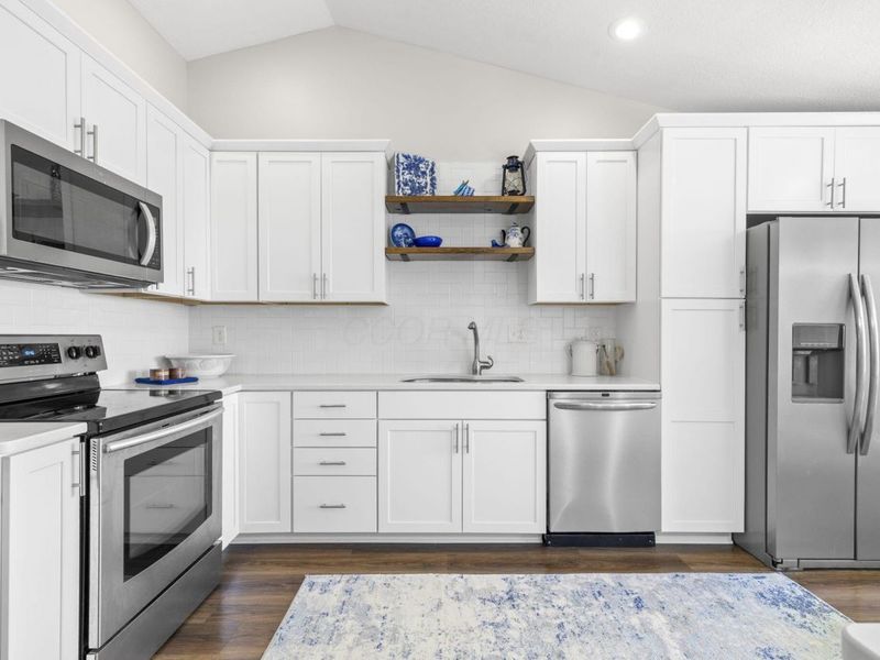 898 Country Club Drive, Howard, OH 43028 Photo 12