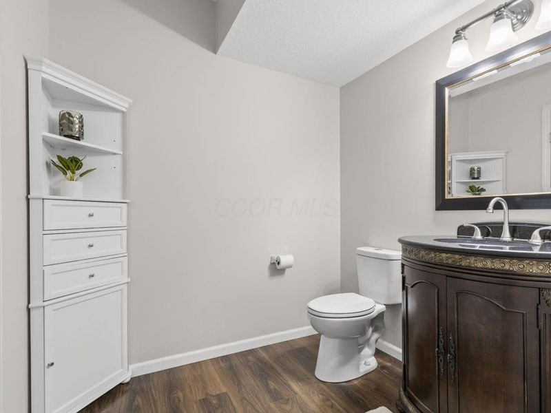 898 Country Club Drive, Howard, OH 43028 Photo 41