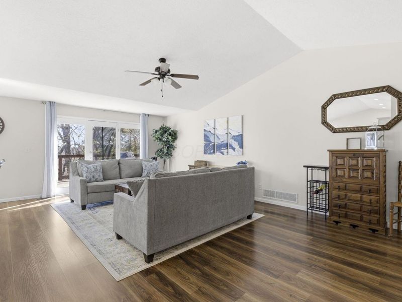 898 Country Club Drive, Howard, OH 43028 Photo 9