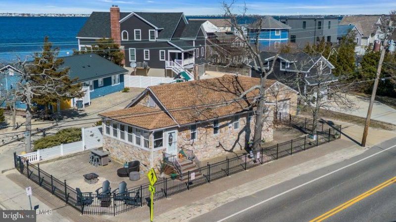 319 Monmouth Avenue, Ocean Gate, NJ 08740 Main Photo