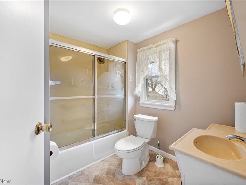 514 Tompkins Avenue , Akron, OH 44305 Photo 12