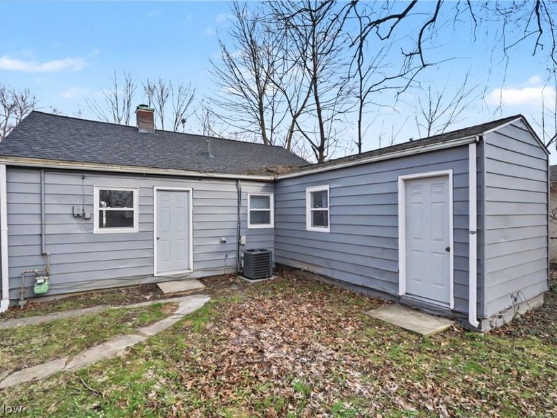 1276 Frederick Boulevard, Akron, OH 44320 Photo 6