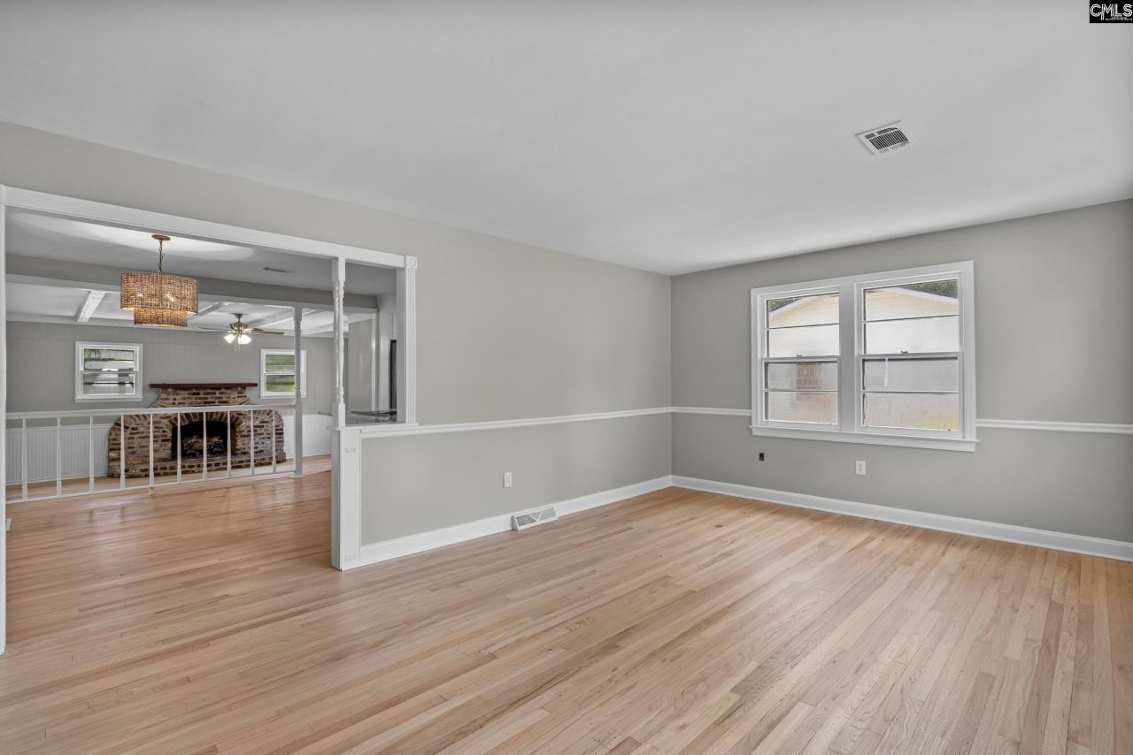 1531 Woodcrest Avenue Photo 4