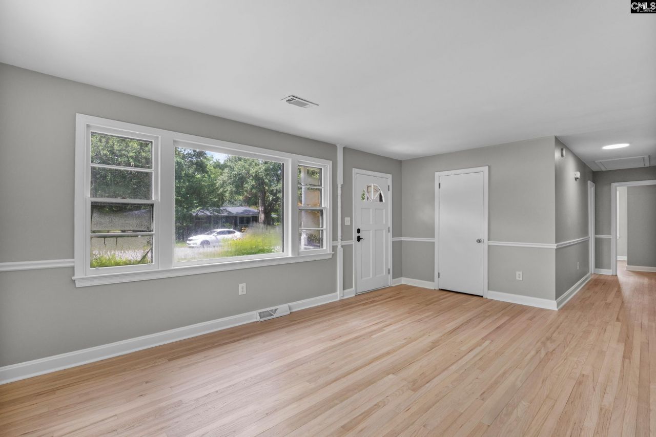 1531 Woodcrest Avenue Photo 5