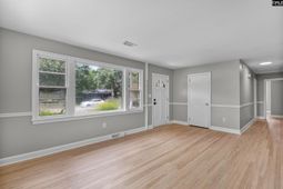 1531 Woodcrest Avenue photo 4