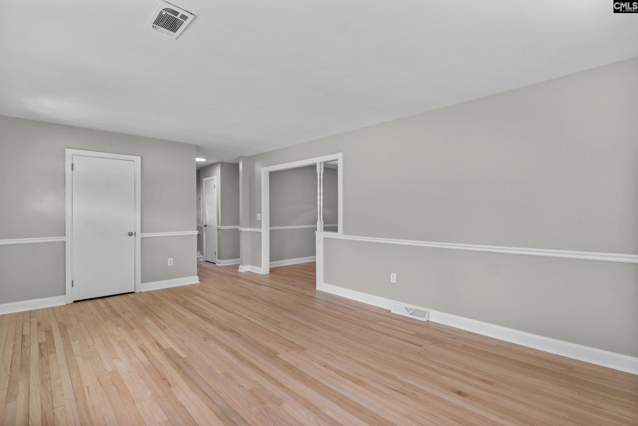 1531 Woodcrest Avenue Photo 6