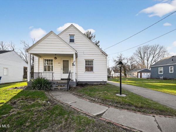 915 Mackow Drive , Toledo, OH 43607