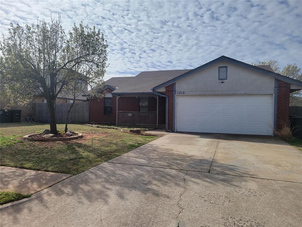 1212 NE 24th Street, Moore, OK 73160 Main Photo