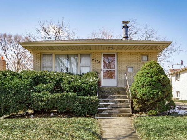 9430 S 81st Avenue, Hickory Hills, IL 60457