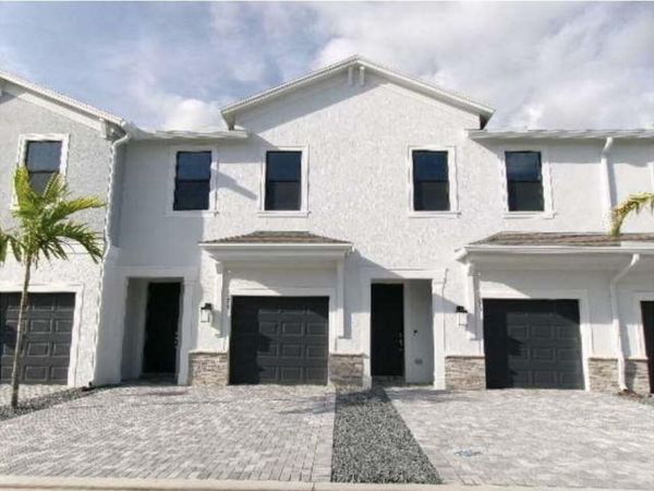 275 SW Sally Way, Stuart, FL 34997