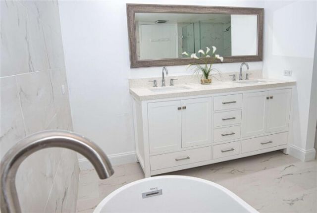 19355 Turnberry Way, Miami, FL 33180 Photo