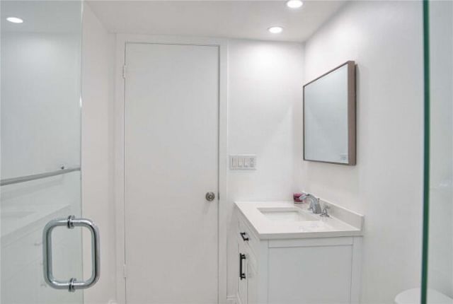 19355 Turnberry Way, Miami, FL 33180 Photo