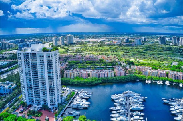 19355 Turnberry Way, Miami, FL 33180 Photo