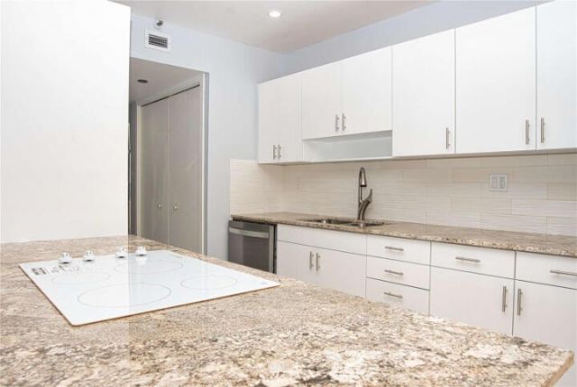 19355 Turnberry Way, Miami, FL 33180 Photo