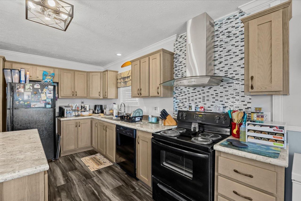 82 Sandhill Boulevard, Fort Pierce, FL 34982 Photo