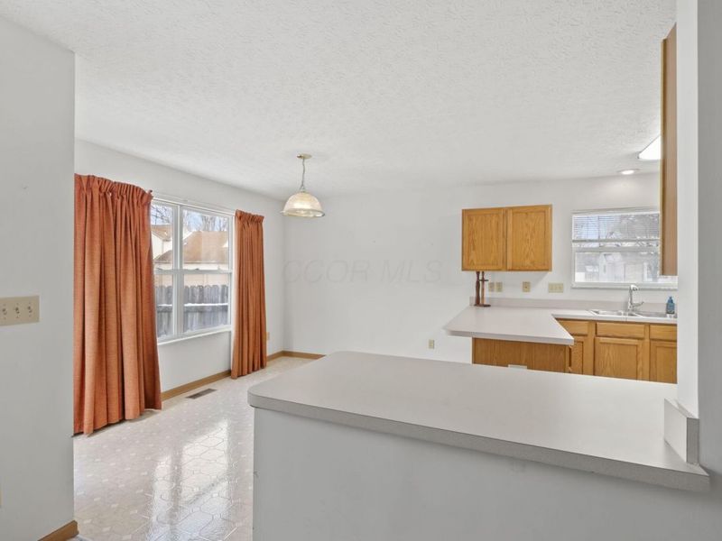 100 Indian Creek Court, Pataskala, OH 43062 Photo 2