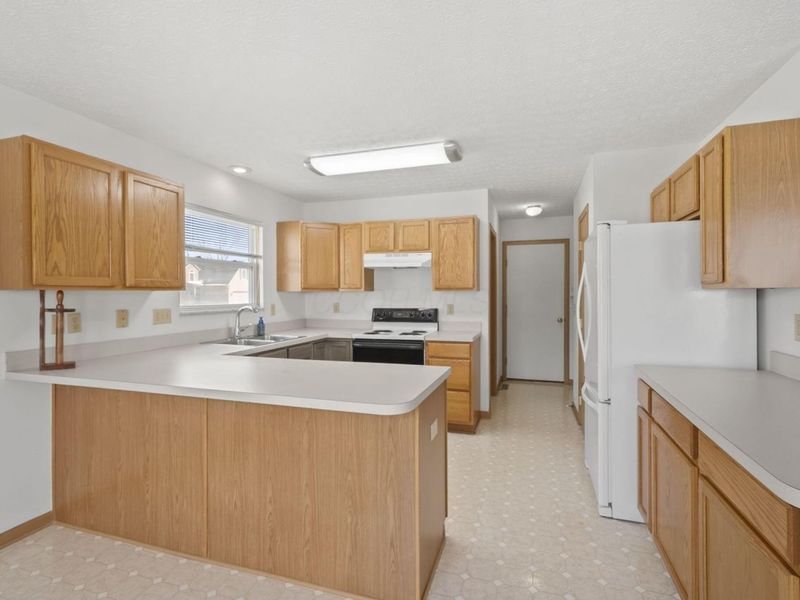 100 Indian Creek Court, Pataskala, OH 43062 Photo 3