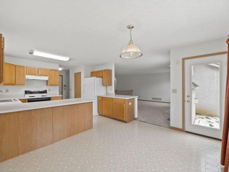 100 Indian Creek Court, Pataskala, OH 43062 Photo 5