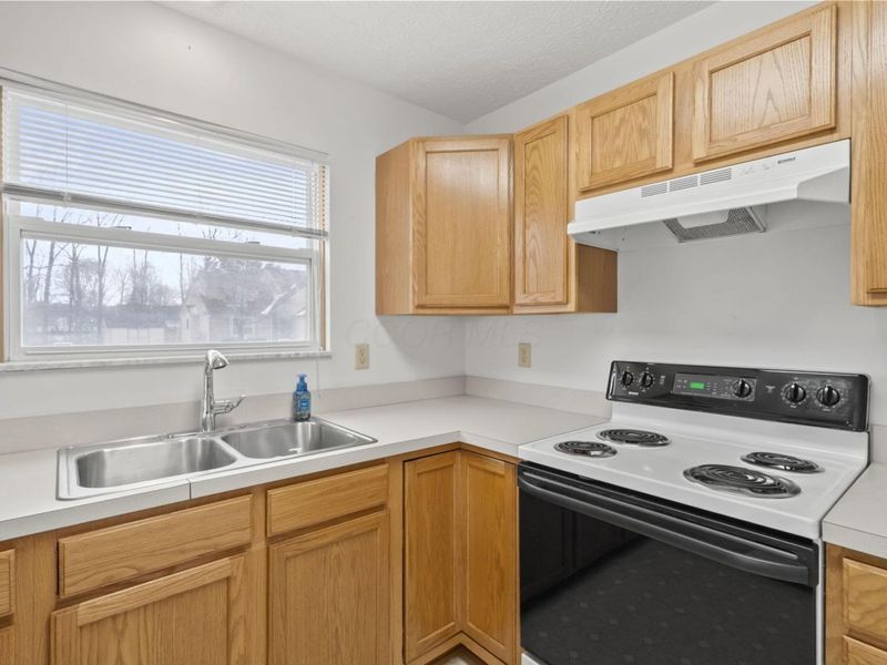 100 Indian Creek Court, Pataskala, OH 43062 Photo 9