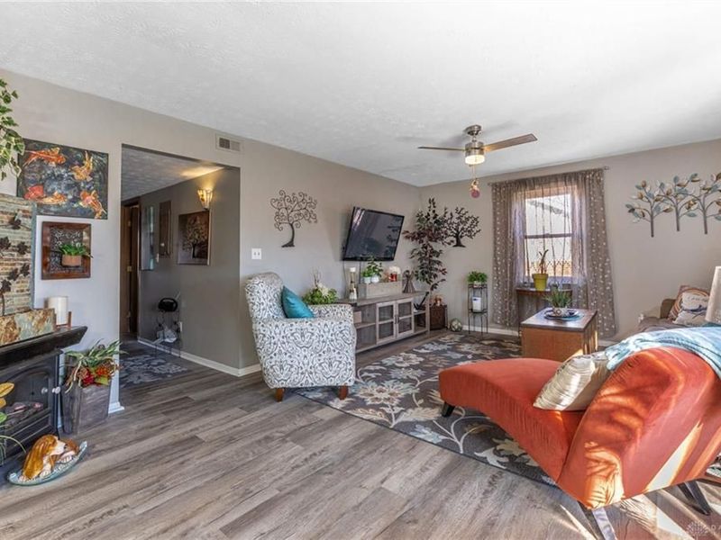 1330 Black Forest Drive, Unit B, West Carrollton, OH 45449 Photo 3