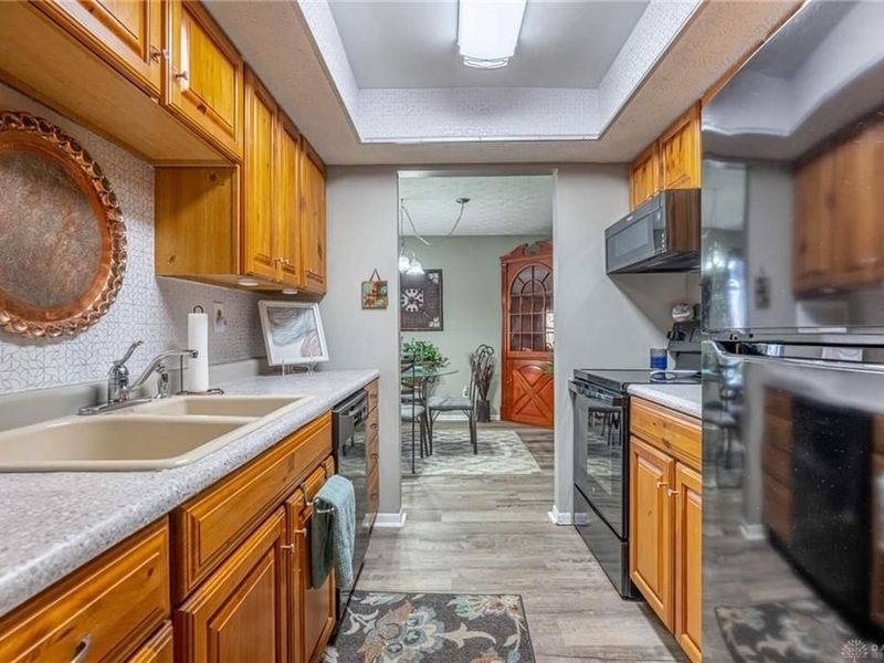 1330 Black Forest Drive, Unit B, West Carrollton, OH 45449 Photo 7