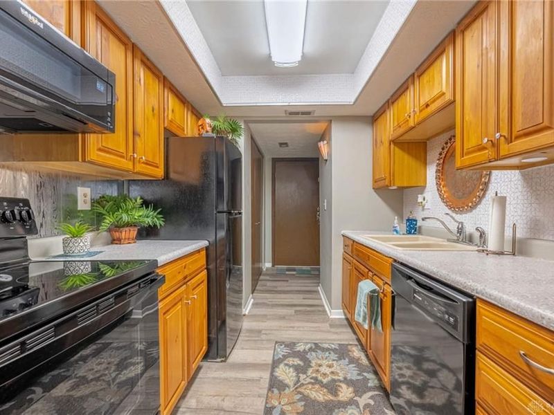 1330 Black Forest Drive, Unit B, West Carrollton, OH 45449 Photo 9