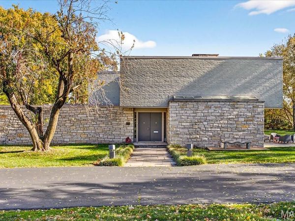 12 E Brentmoor Park, Clayton, MO 63105