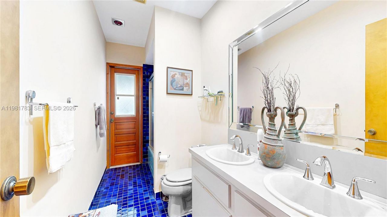 10260 SW 128th St , Miami, FL 33176 Photo